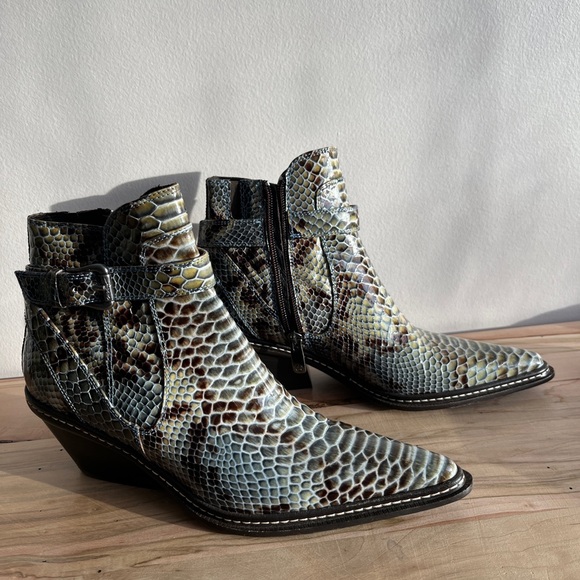 Donald J. Pliner- Western Couture Bootie - Picture 2 of 15
